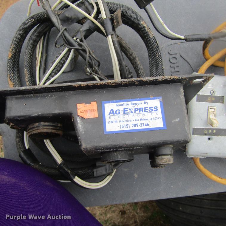 image for item DC0021 John Deere 7200 planter