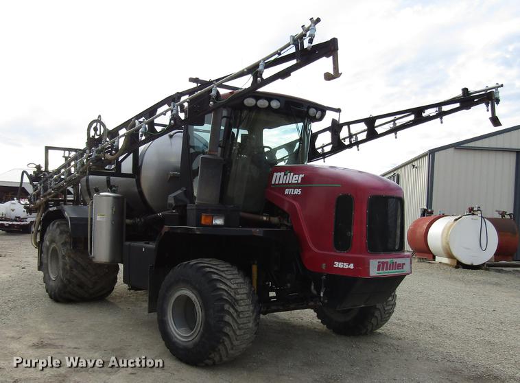 image for item DD3749 2010 Miller Atlas 3654 sprayer