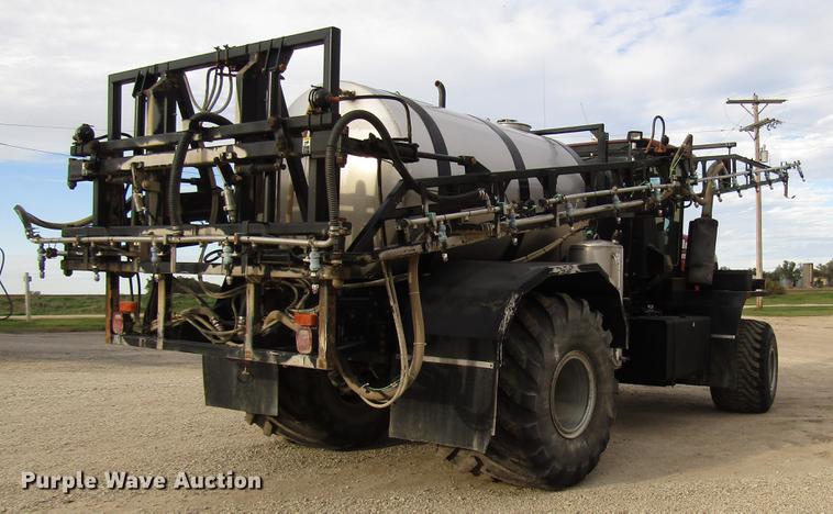 image for item DD3749 2010 Miller Atlas 3654 sprayer