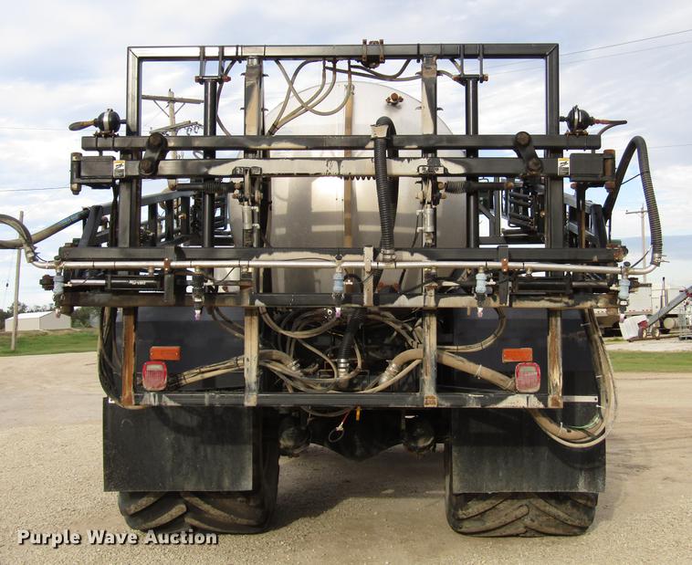 image for item DD3749 2010 Miller Atlas 3654 sprayer