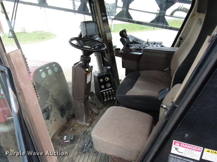 image for item DD3749 2010 Miller Atlas 3654 sprayer