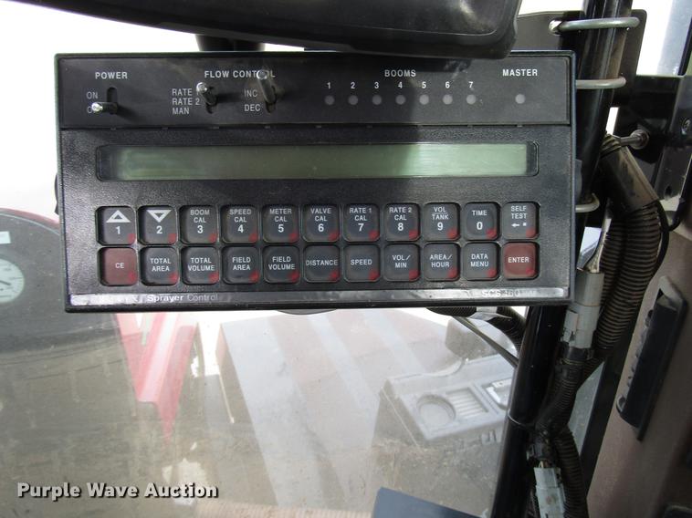 image for item DD3749 2010 Miller Atlas 3654 sprayer