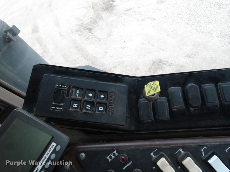 image for item DD3749 2010 Miller Atlas 3654 sprayer