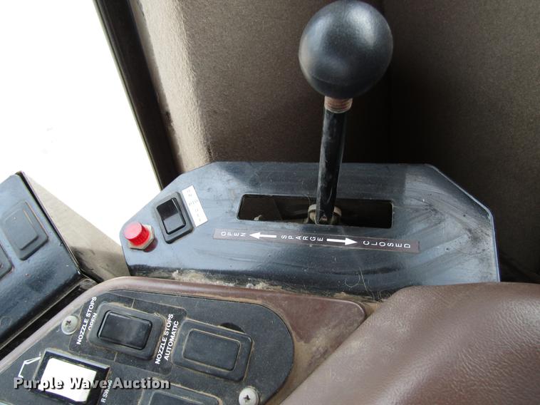 image for item DD3749 2010 Miller Atlas 3654 sprayer