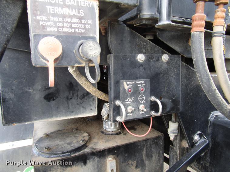 image for item DD3749 2010 Miller Atlas 3654 sprayer