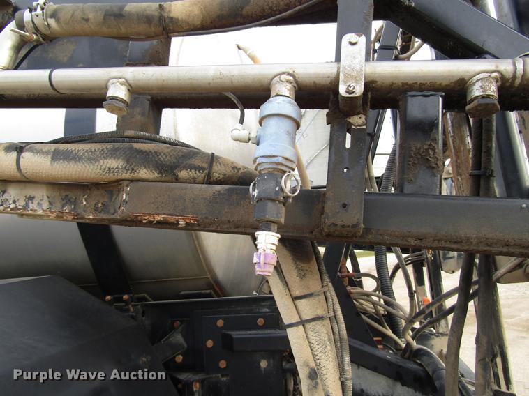 image for item DD3749 2010 Miller Atlas 3654 sprayer