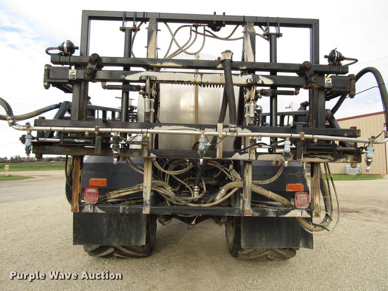 image for item DD3749 2010 Miller Atlas 3654 sprayer