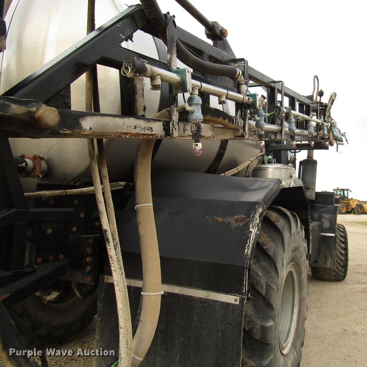 image for item DD3749 2010 Miller Atlas 3654 sprayer