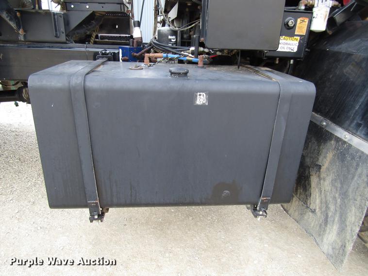 image for item DD3749 2010 Miller Atlas 3654 sprayer