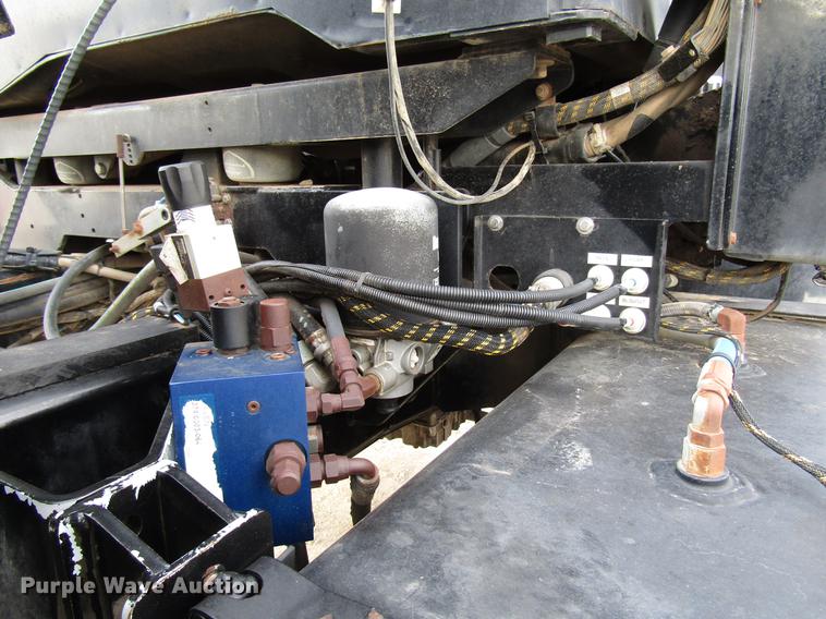 image for item DD3749 2010 Miller Atlas 3654 sprayer