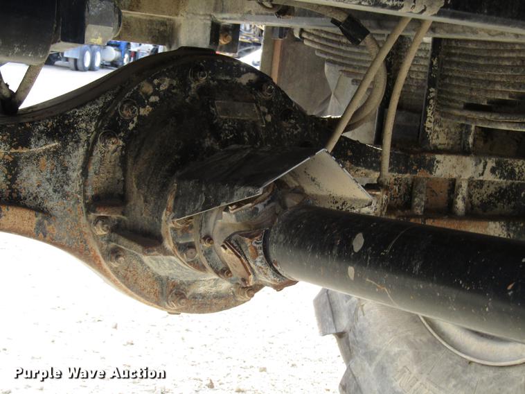 image for item DD3749 2010 Miller Atlas 3654 sprayer