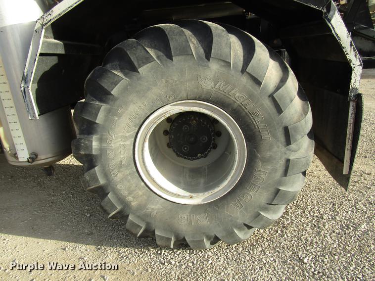 image for item DD3749 2010 Miller Atlas 3654 sprayer