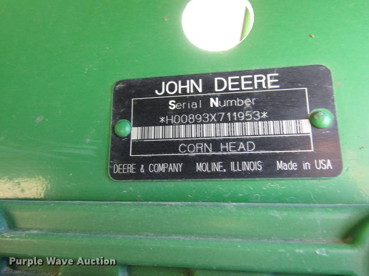 image for item DD3751 2005 John Deere 893 corn head