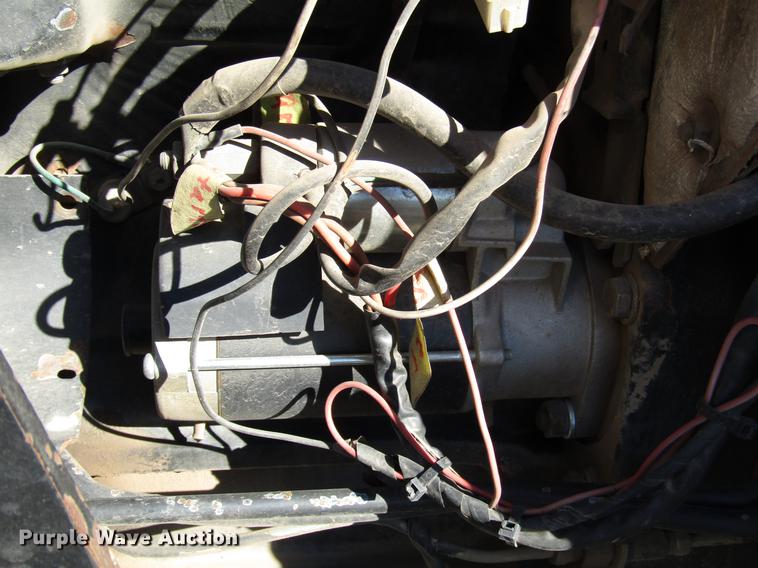 image for item DD3752 1993 AGCO Allis 7600 MFWD tractor