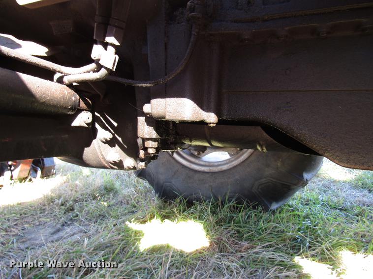 image for item DD3752 1993 AGCO Allis 7600 MFWD tractor