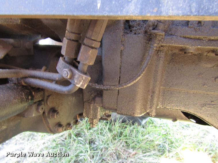 image for item DD3752 1993 AGCO Allis 7600 MFWD tractor