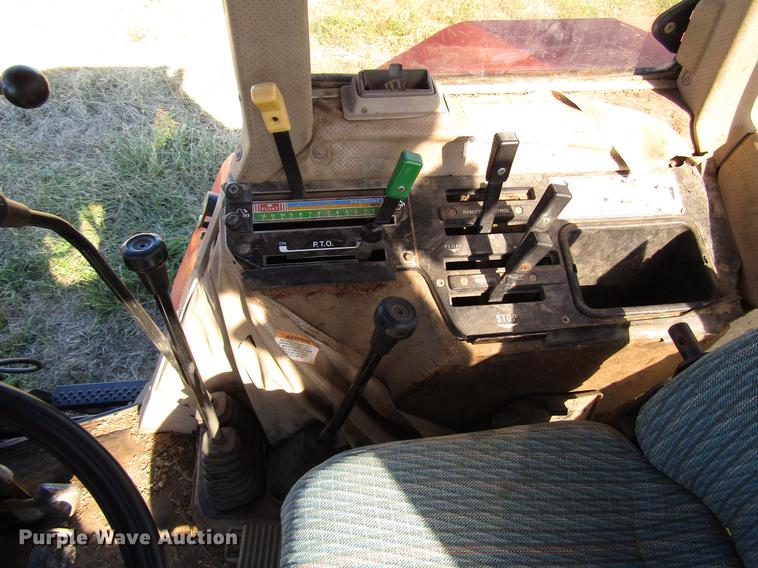 image for item DD3752 1993 AGCO Allis 7600 MFWD tractor