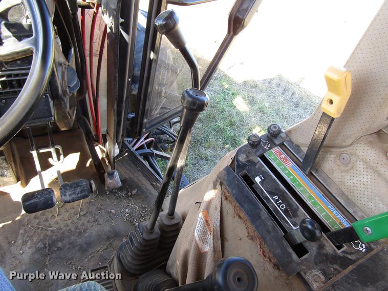 image for item DD3752 1993 AGCO Allis 7600 MFWD tractor