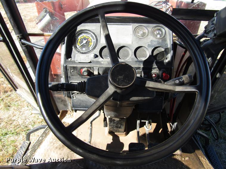 image for item DD3752 1993 AGCO Allis 7600 MFWD tractor