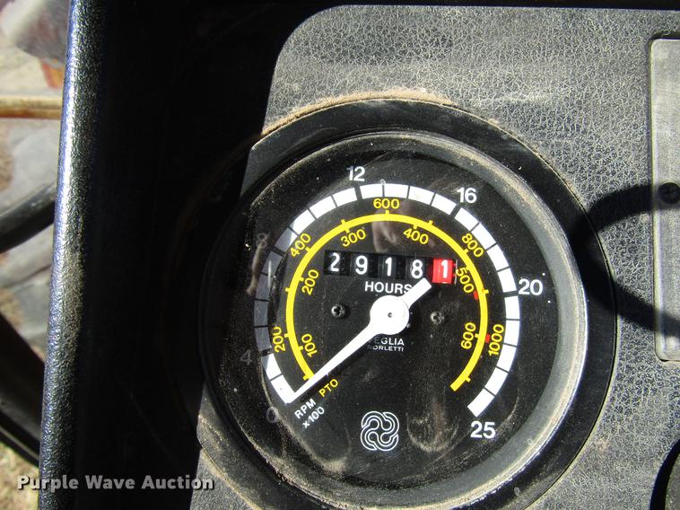 image for item DD3752 1993 AGCO Allis 7600 MFWD tractor