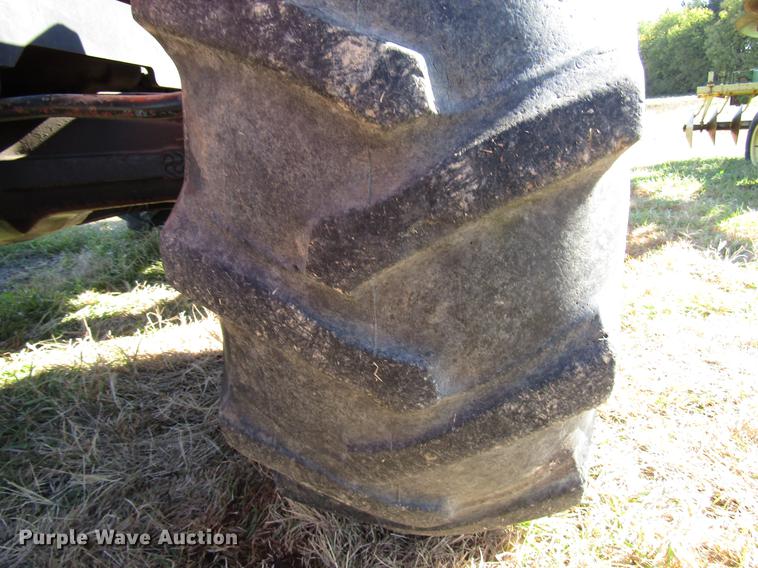 image for item DD3752 1993 AGCO Allis 7600 MFWD tractor