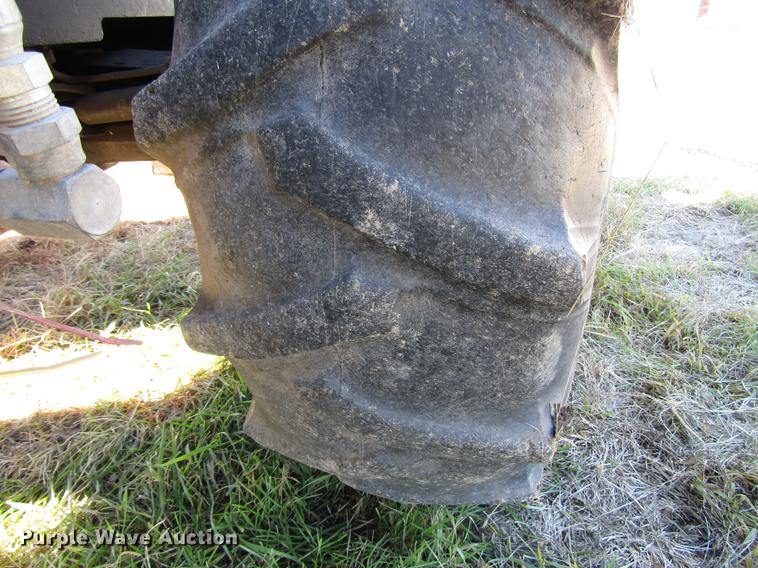 image for item DD3752 1993 AGCO Allis 7600 MFWD tractor