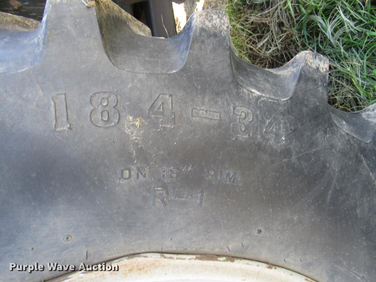 image for item DD3752 1993 AGCO Allis 7600 MFWD tractor