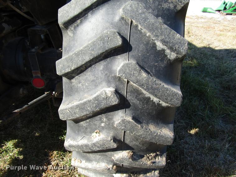 image for item DD3752 1993 AGCO Allis 7600 MFWD tractor