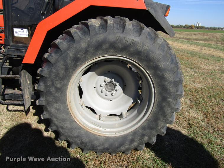 image for item DD3752 1993 AGCO Allis 7600 MFWD tractor