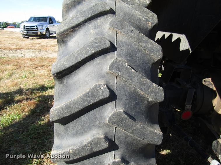 image for item DD3752 1993 AGCO Allis 7600 MFWD tractor