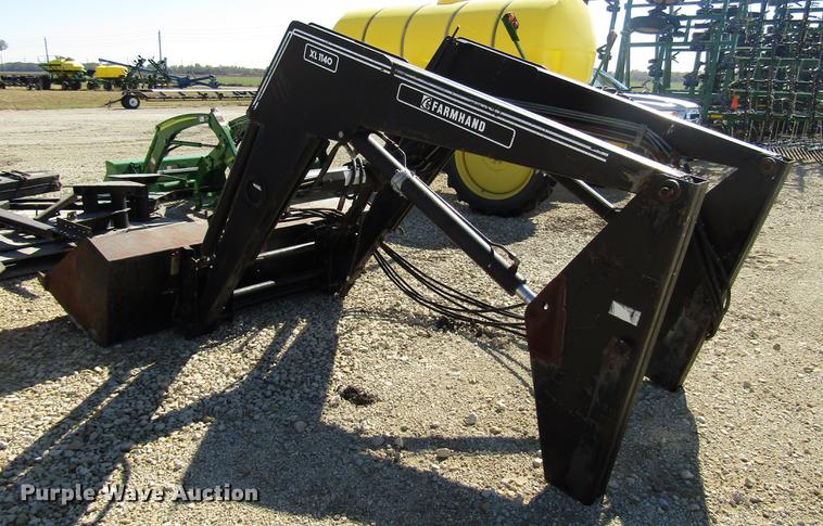 image for item DD3757 Farm Hand XL1140 loader
