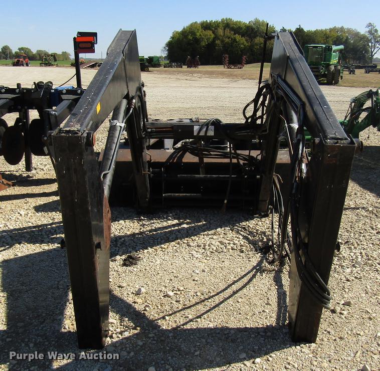 image for item DD3757 Farm Hand XL1140 loader