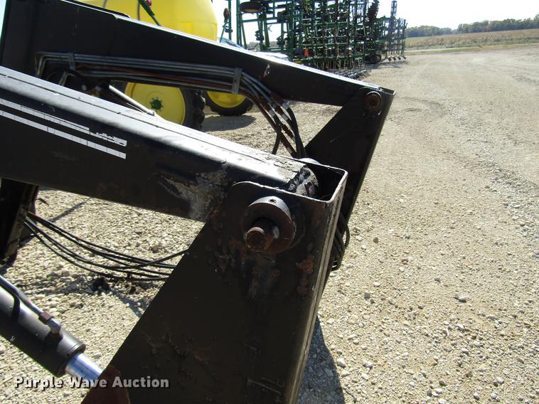 image for item DD3757 Farm Hand XL1140 loader