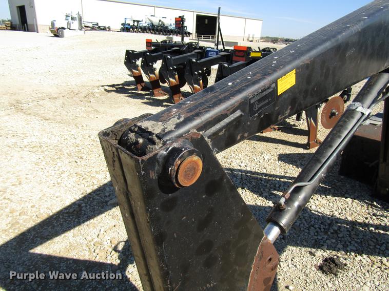 image for item DD3757 Farm Hand XL1140 loader