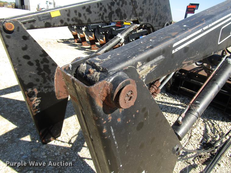 image for item DD3757 Farm Hand XL1140 loader