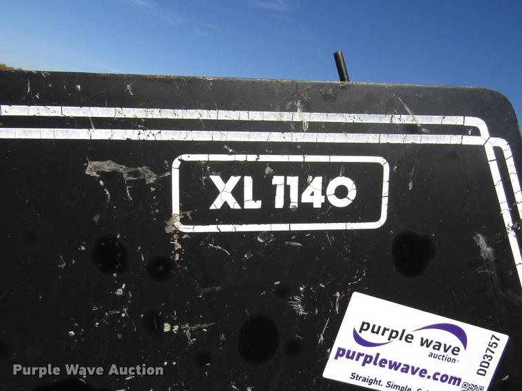 image for item DD3757 Farm Hand XL1140 loader