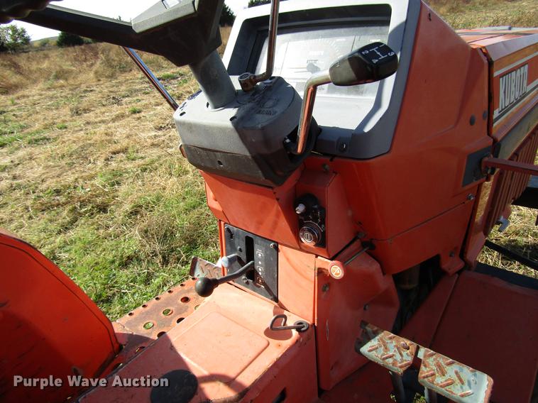 image for item DD3760 Kubota L2250 tractor