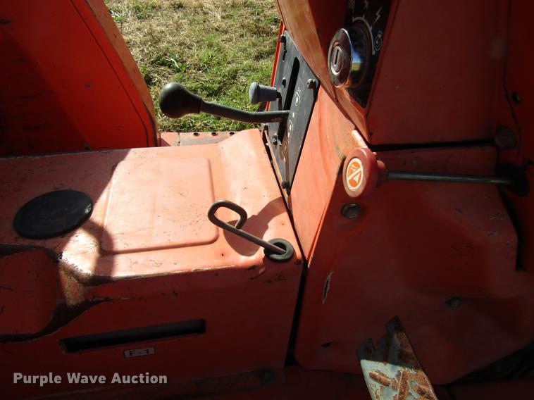 image for item DD3760 Kubota L2250 tractor