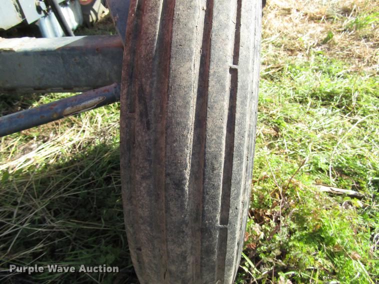 image for item DD3760 Kubota L2250 tractor