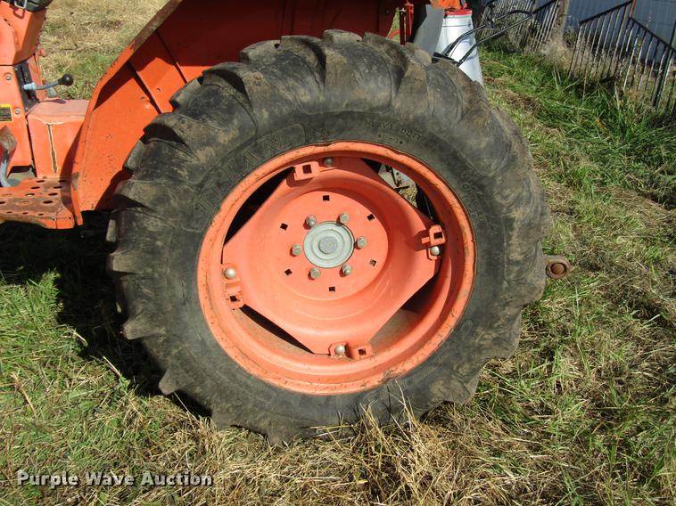 image for item DD3760 Kubota L2250 tractor