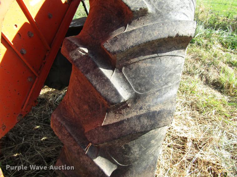 image for item DD3760 Kubota L2250 tractor