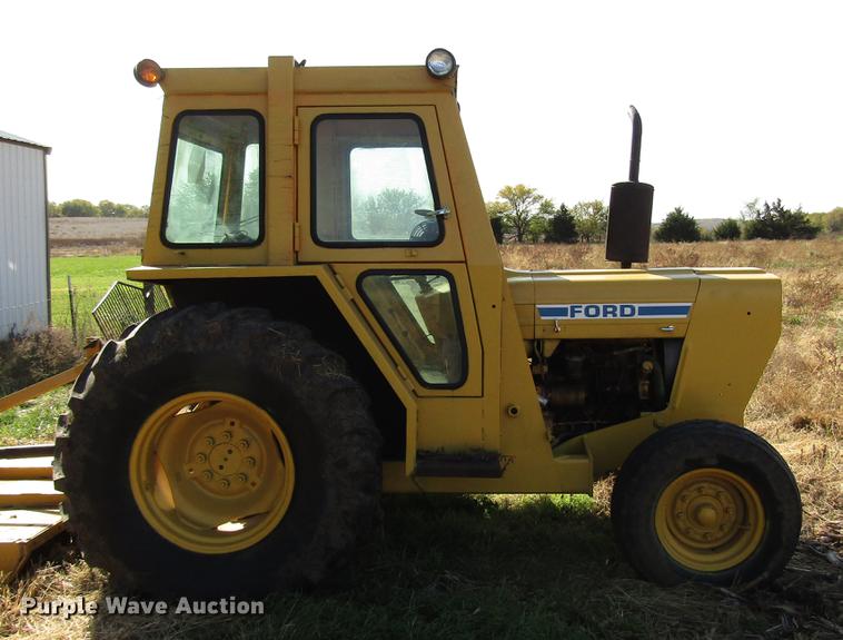 image for item DD3763 1984 Ford 545A tractor