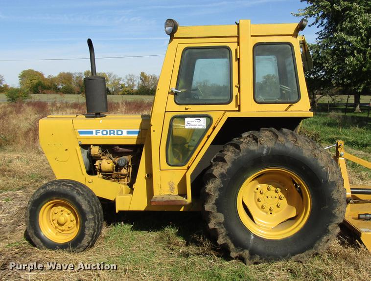 image for item DD3763 1984 Ford 545A tractor