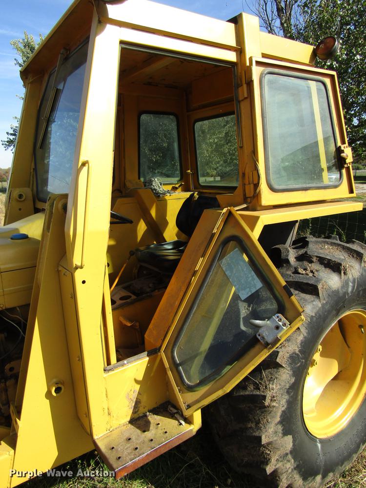 image for item DD3763 1984 Ford 545A tractor