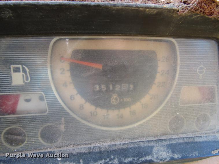 image for item DD3763 1984 Ford 545A tractor