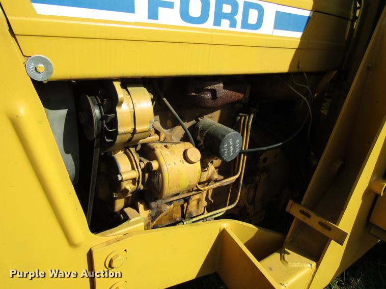 image for item DD3763 1984 Ford 545A tractor