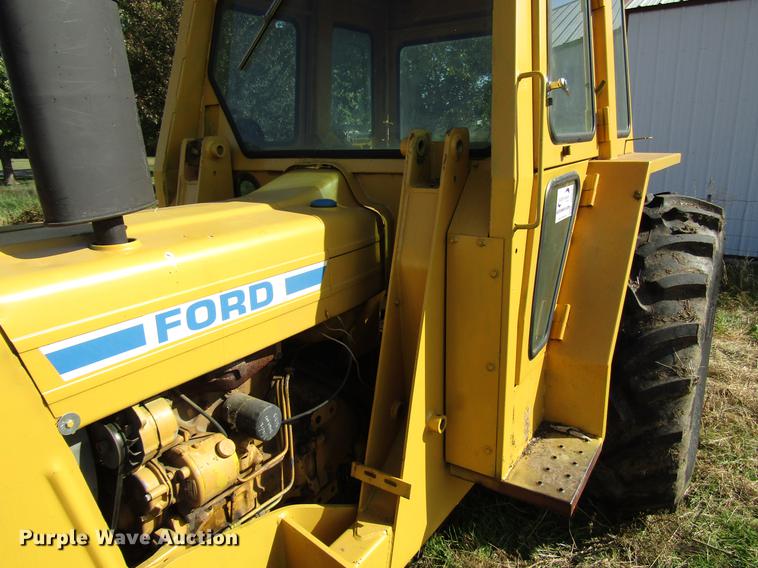 image for item DD3763 1984 Ford 545A tractor