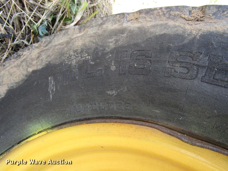 image for item DD3763 1984 Ford 545A tractor