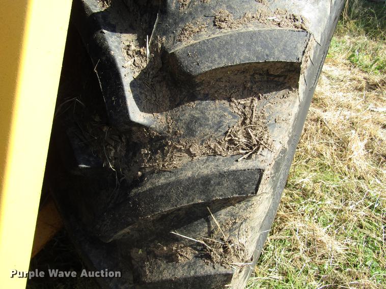 image for item DD3763 1984 Ford 545A tractor