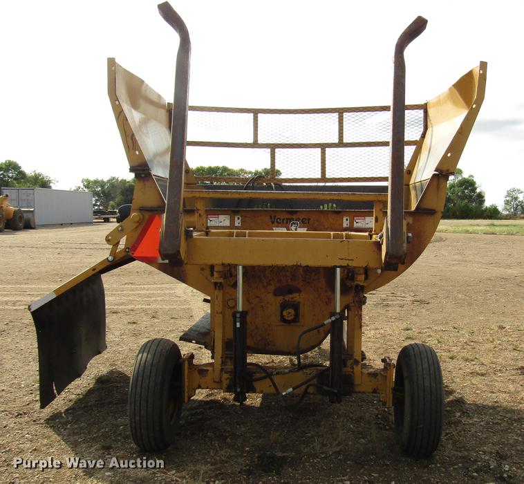 image for item DD4354 Vermeer BP7000 bale processor